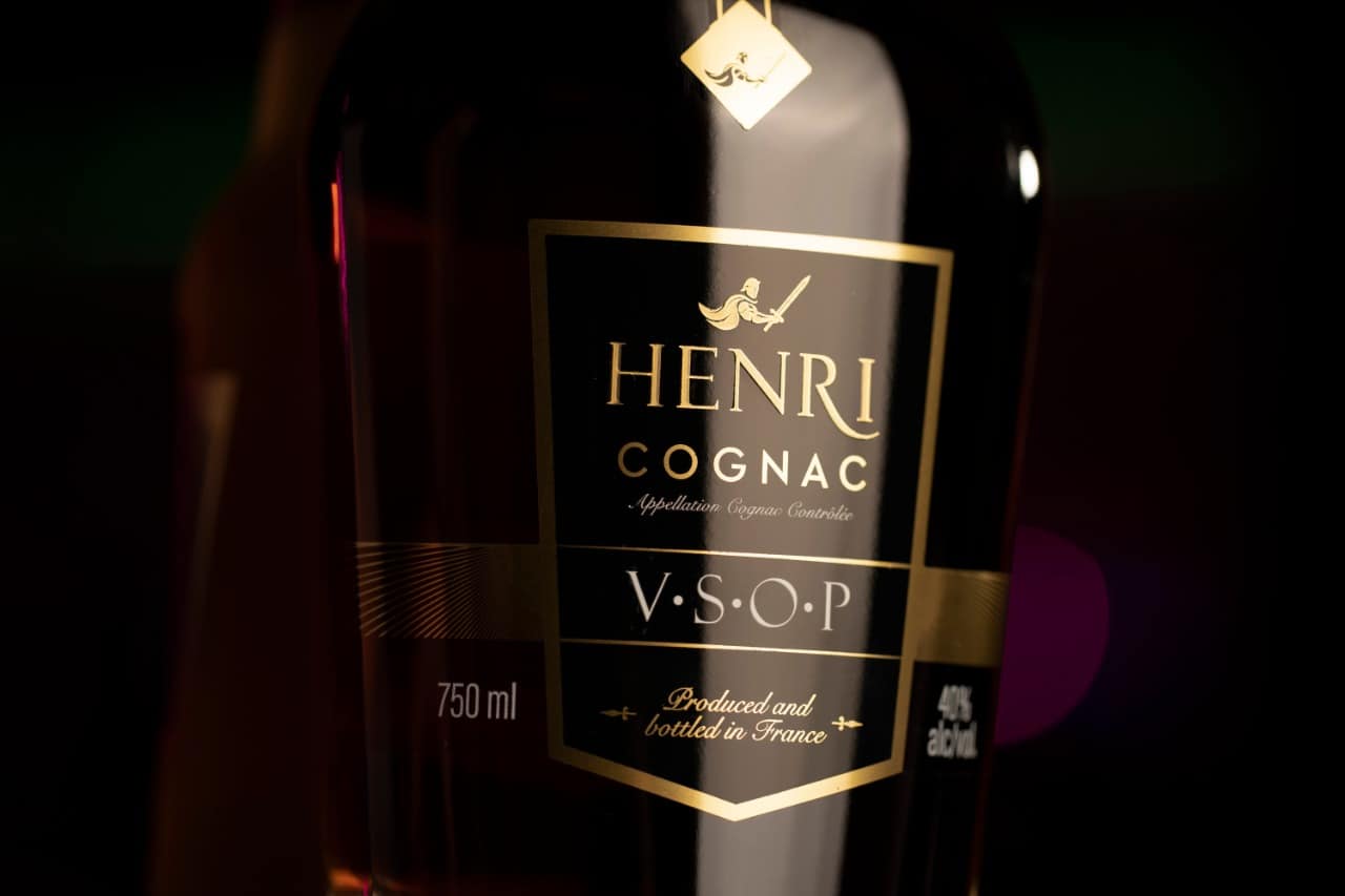 Plural Design - Packaging design - Henri Cognac VSOP